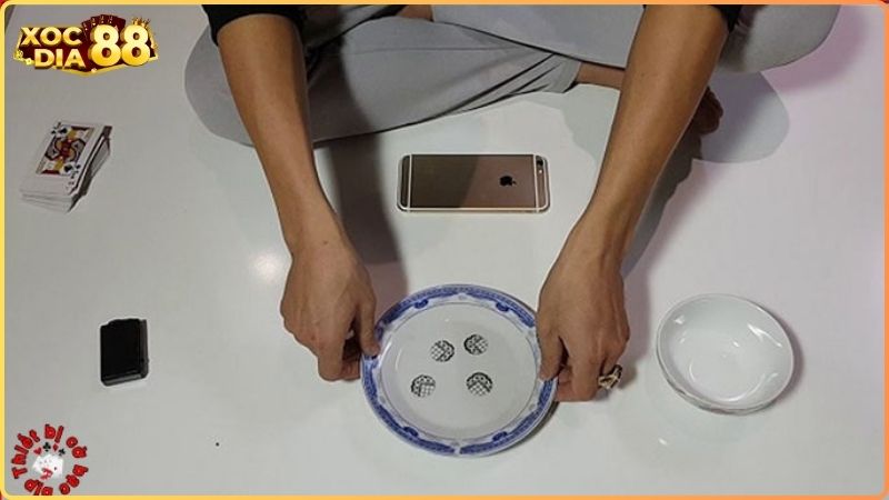 tim hieu ve xoc dia bip